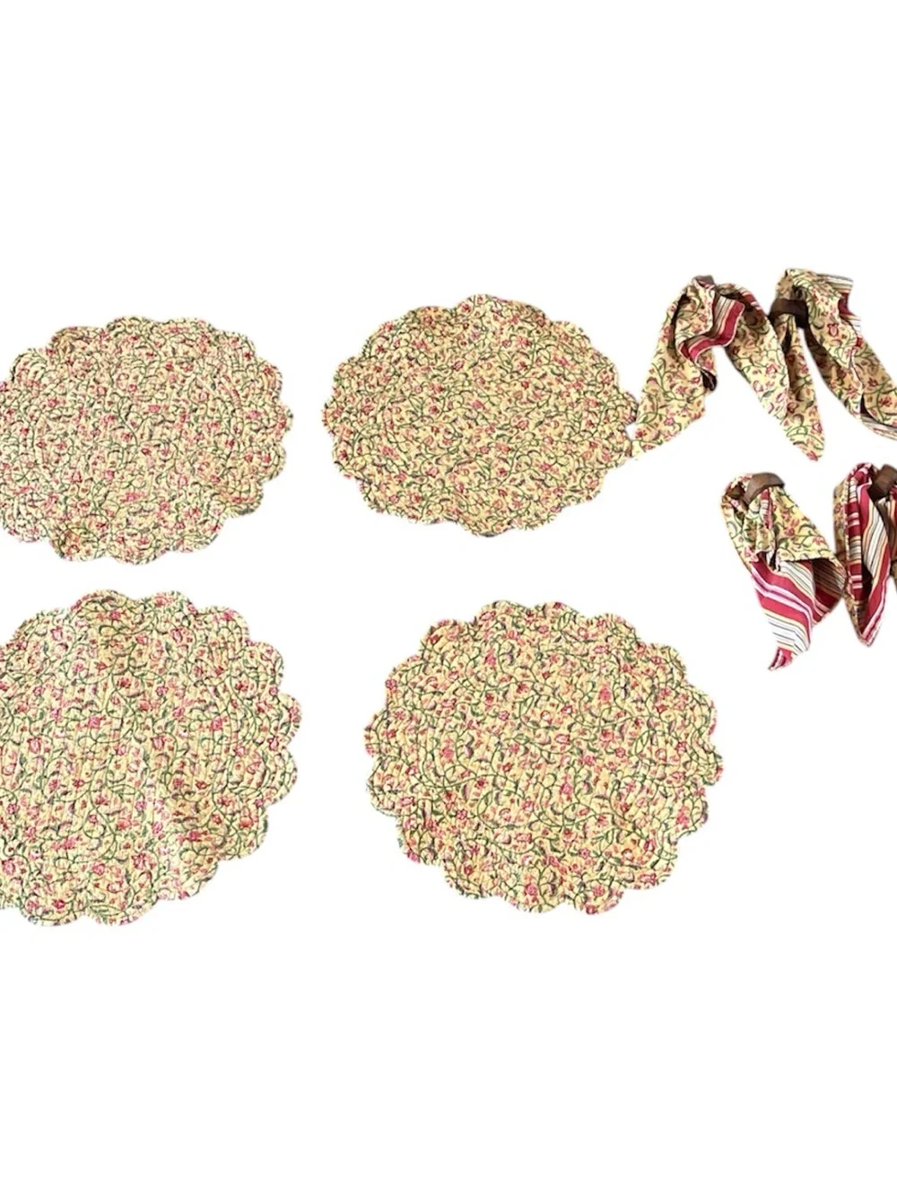 Vintage Floral Scalloped Placemats and Napkins in Cream, Pink, Green